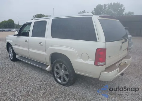 2004 Cadillac Escalade Esv Standard z USA, uszkodzony, nr VIN 3GYFK66N34G169158